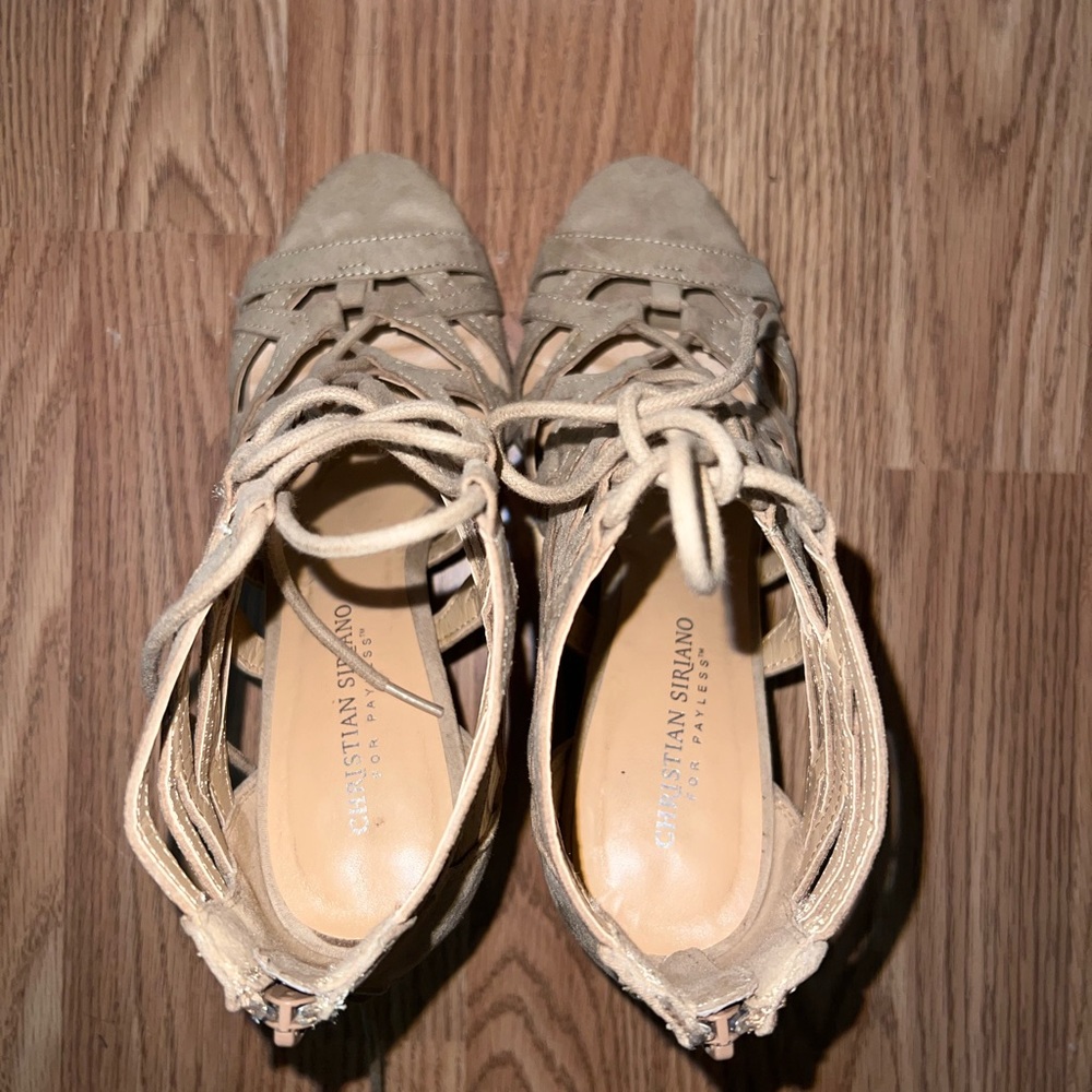 Heels - Picture 3 of 4